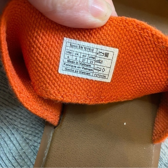 Sanuk “Yoga Gora” Coral Sandals - Picture 6 of 10